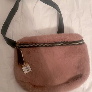 Natural Life Fanny Pack Hip Bag Pack Buckle Strap, Faux Fur